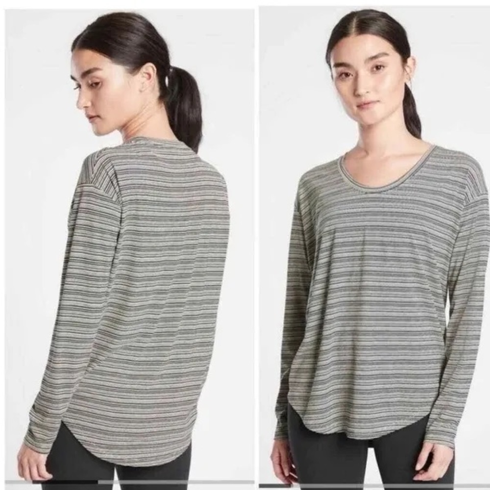 Athleta Cloudlite Stratus Gray & White Striped Long Sleeve Scoop Neck Shirt